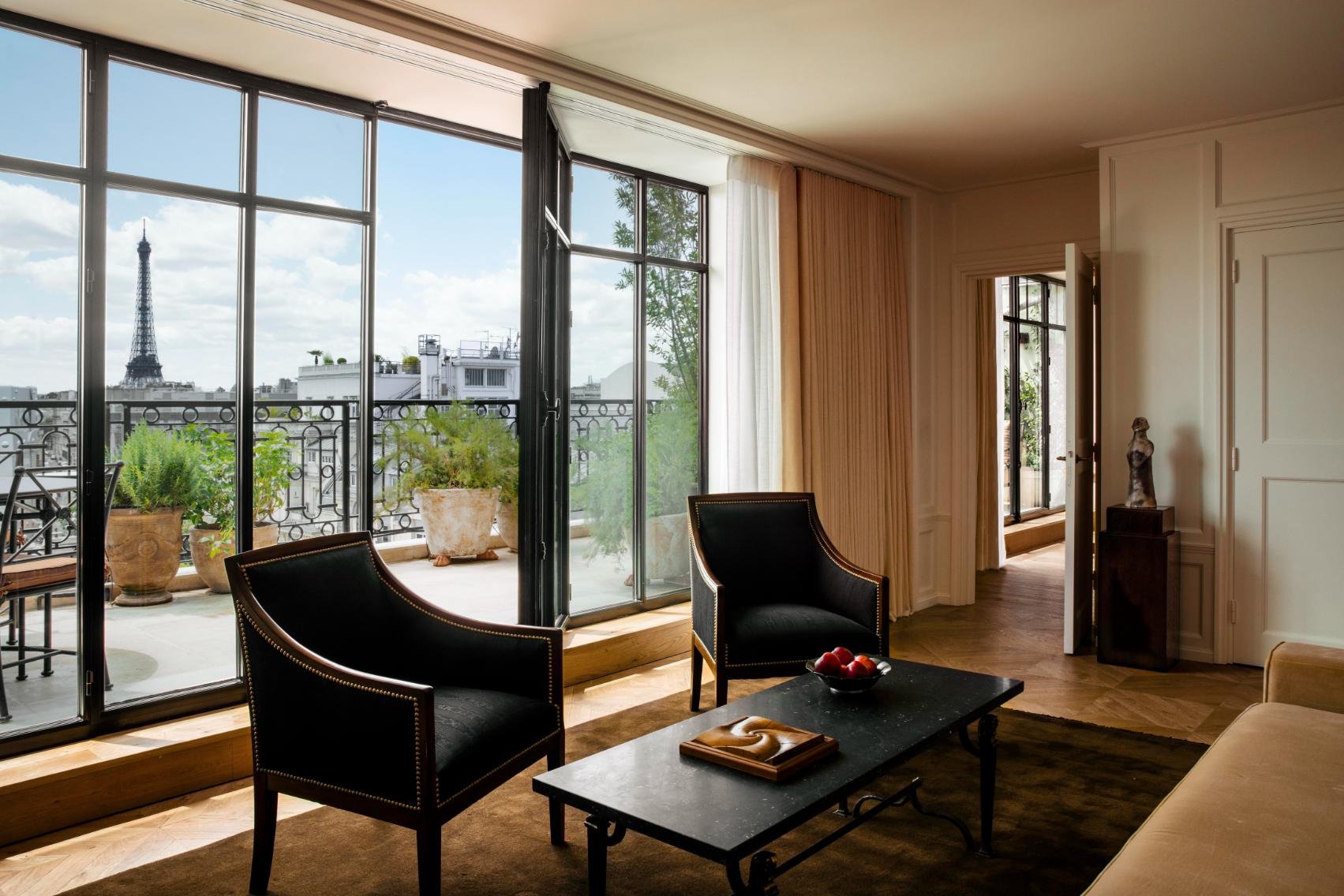 Balzac - Suite terrasse - salon ©Matthieu Salvaing_good-trips-travel.jpg