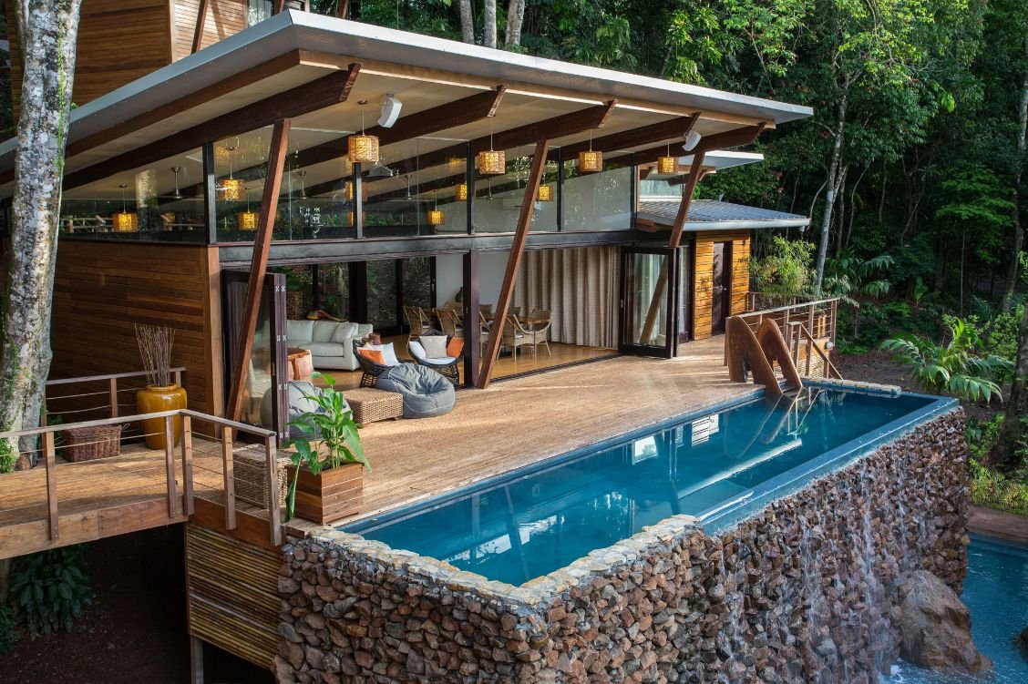 IP-Beachfront Villa Estate 5Good-Trips_.jpg